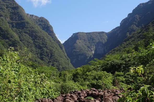 Trilha pelo Cânion Malacara: Explore a Beleza Natural!