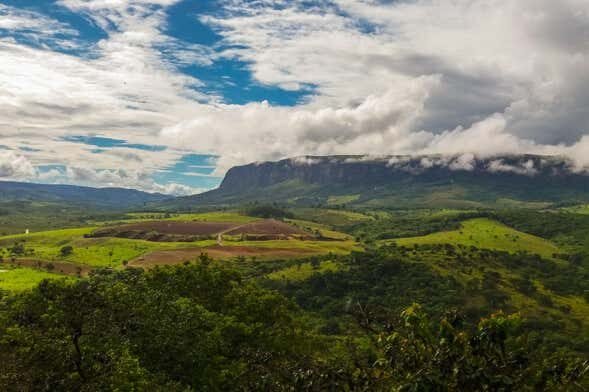 Descubra a Trilha do Dedo de Deus: Aventura na Serra Gaúcha!
