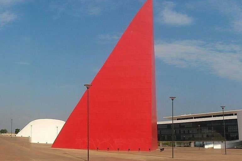 Descubra Goiânia e Trindade em um Dia Inesquecível!