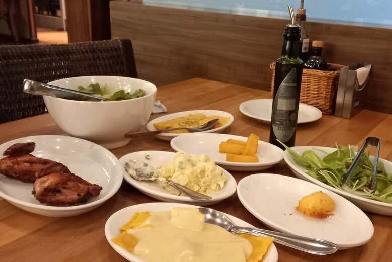 Tour por Caxias do Sul com Visita a Vinícola: Explore a Herança Italiana e Delicie-se com Vinho e Chocolate!