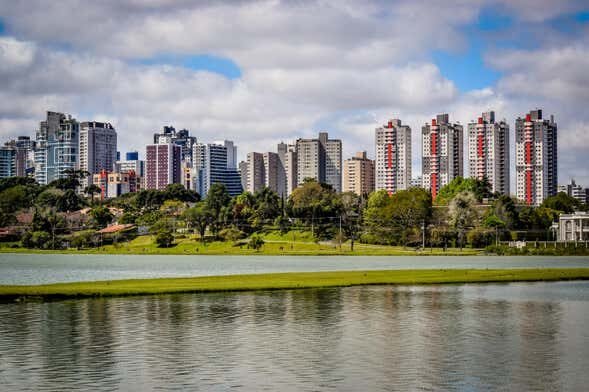 Tour Panorâmico por Curitiba: Natureza, Cultura e Arquitetura em 4 Horas!