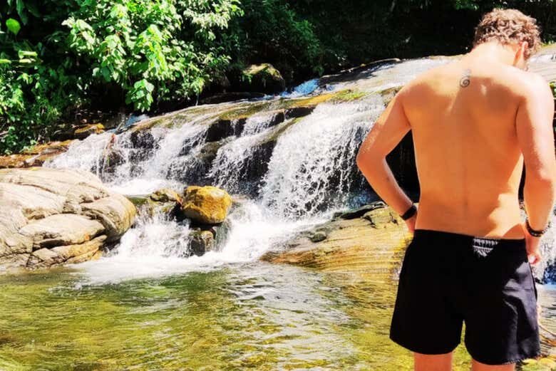 Trilha pelas Cachoeiras e Serra de Angra dos Reis!