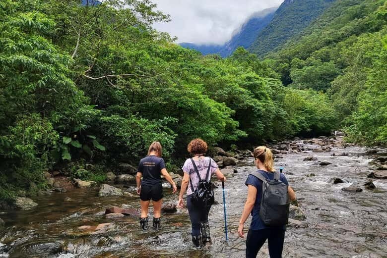Trilha pelo Cânion Malacara: Explore a Beleza Natural!
