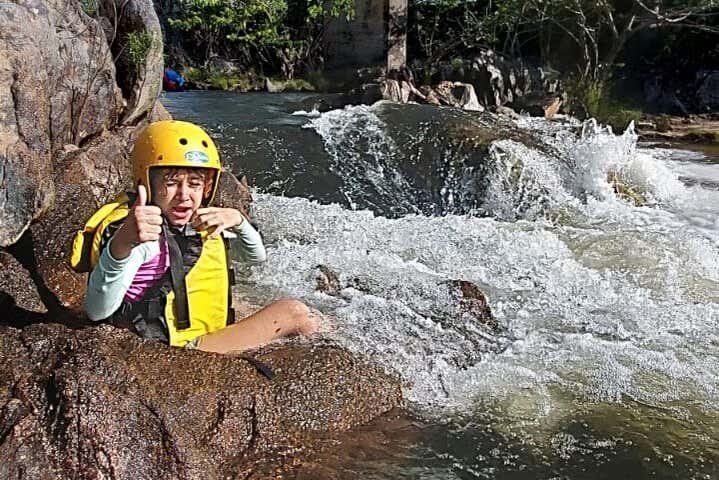 Aventura na Chapada dos Veadeiros: Tubing e Trilha Aquática com Piquenique!