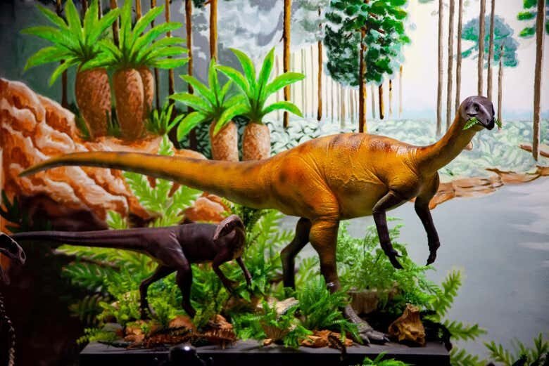 Viagem ao Mundo dos Dinossauros: Tour Paleontológico na Quarta Colônia!