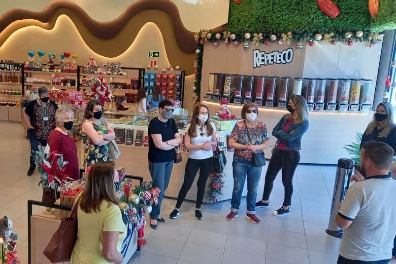 Tour por Caxias do Sul com Visita a Vinícola: Explore a Herança Italiana e Delicie-se com Vinho e Chocolate!