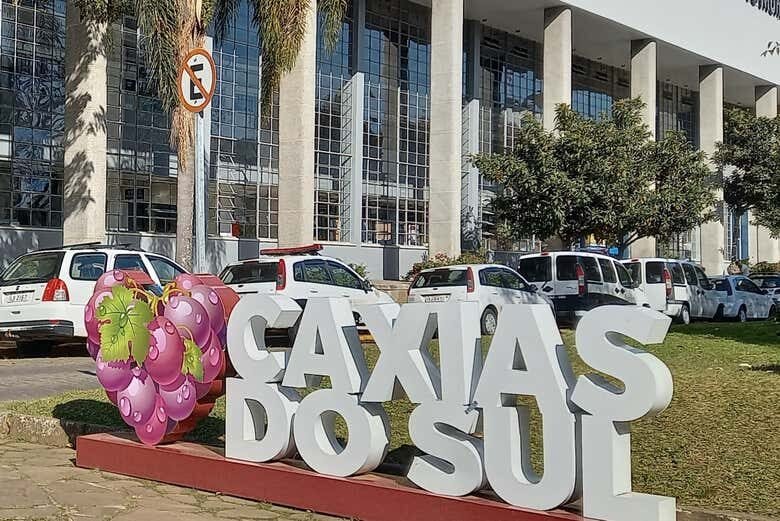 Tour por Caxias do Sul com Visita a Vinícola: Explore a Herança Italiana e Delicie-se com Vinho e Chocolate!