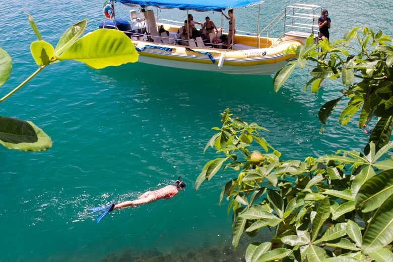 Mamanguá Selvagem: Lancha, Praias e Snorkel no Fiorde Tropical!