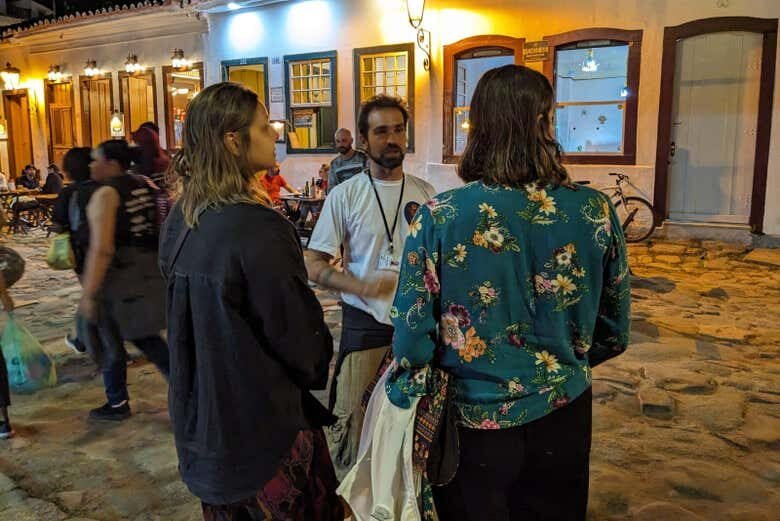 Sabores de Paraty: Tour pelas Cachaçarias com Degustação!
