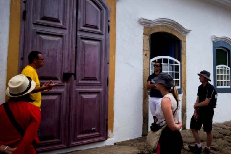 Explore Paraty: Segredos Maçônicos e Colonialismo em um Tour Privado!