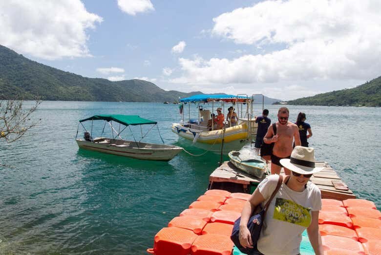 Mamanguá Selvagem: Lancha, Praias e Snorkel no Fiorde Tropical!