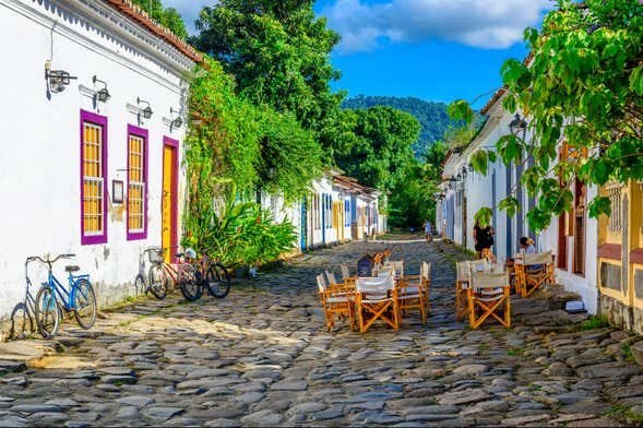 Paraty Sobre Duas Rodas: Tour de Bicicleta pelo Centro Histórico e Arredores!