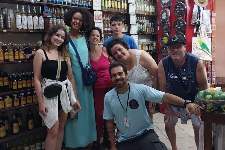 Sabores de Paraty: Tour pelas Cachaçarias com Degustação!