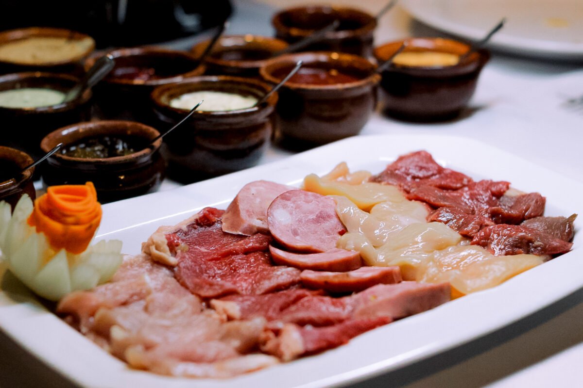 SequĂȘncia de Fondue Tradicional Ilimitada, ao lado da rua coberta!