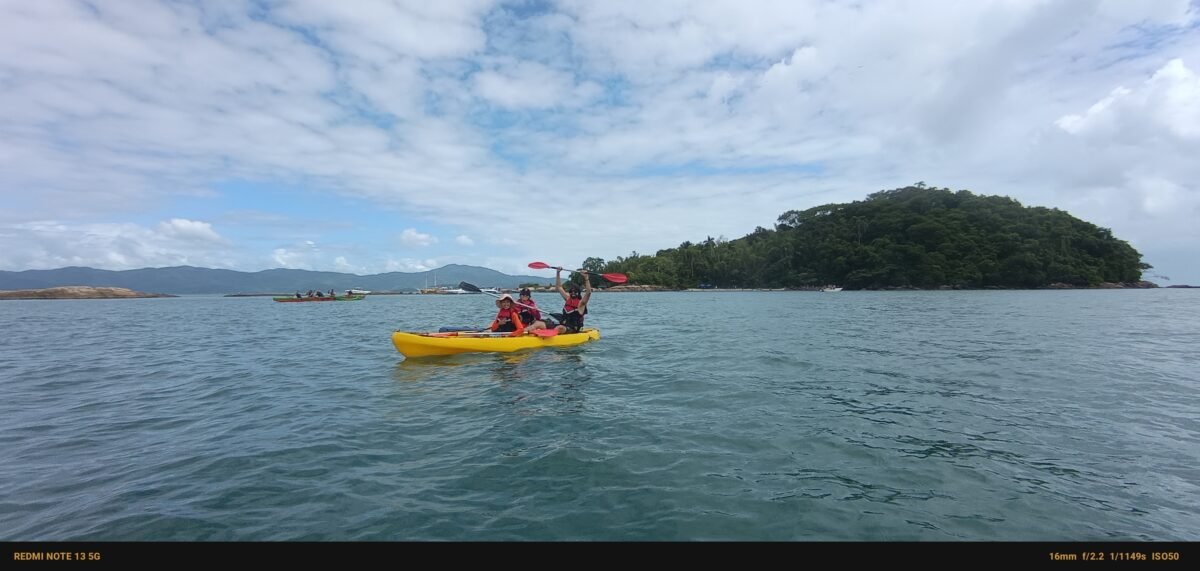 Kayak ou SUP até a Ilha do Francês com Snorkel em Florianópolis!