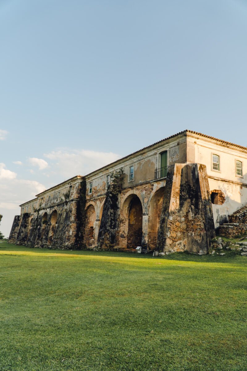 Passeio de Barco Pirata – Ilhas Tropicais em Floripa: escuna + história + paraísos!