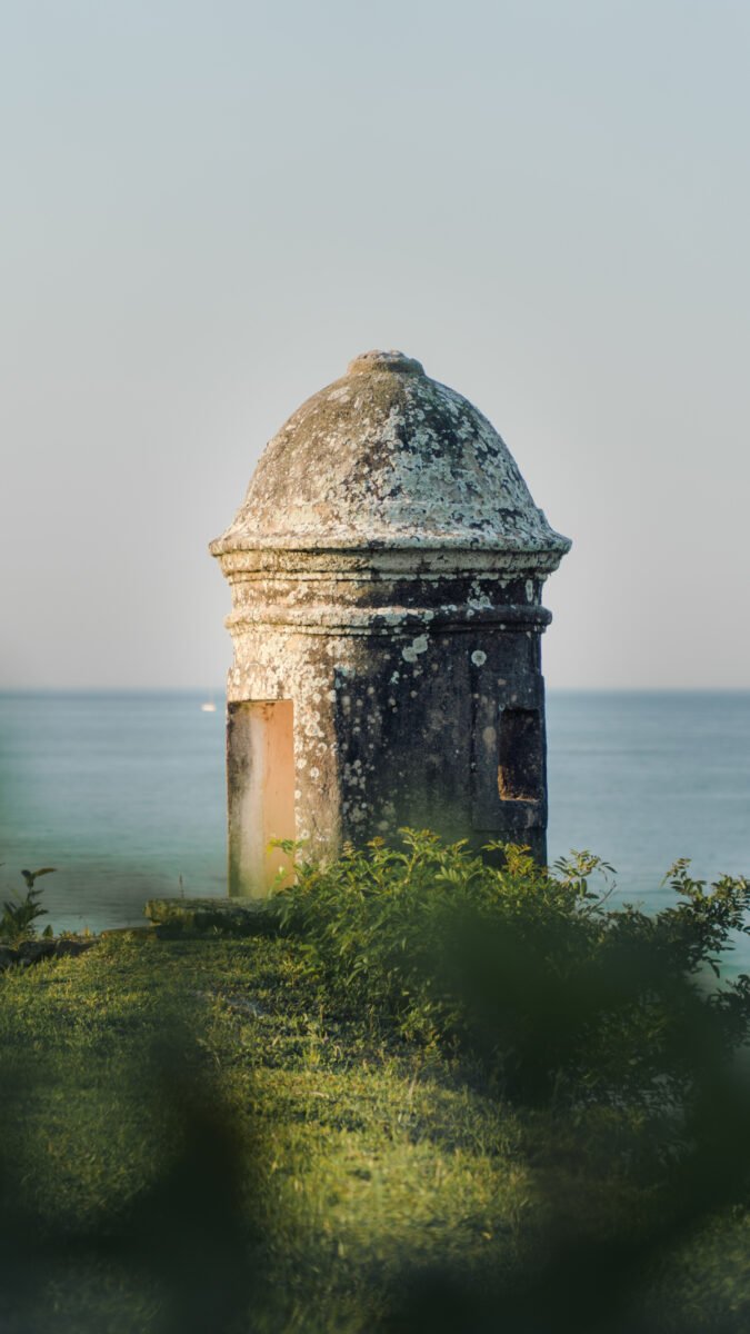 Passeio de Barco Pirata – Ilhas Tropicais em Floripa: escuna + história + paraísos!