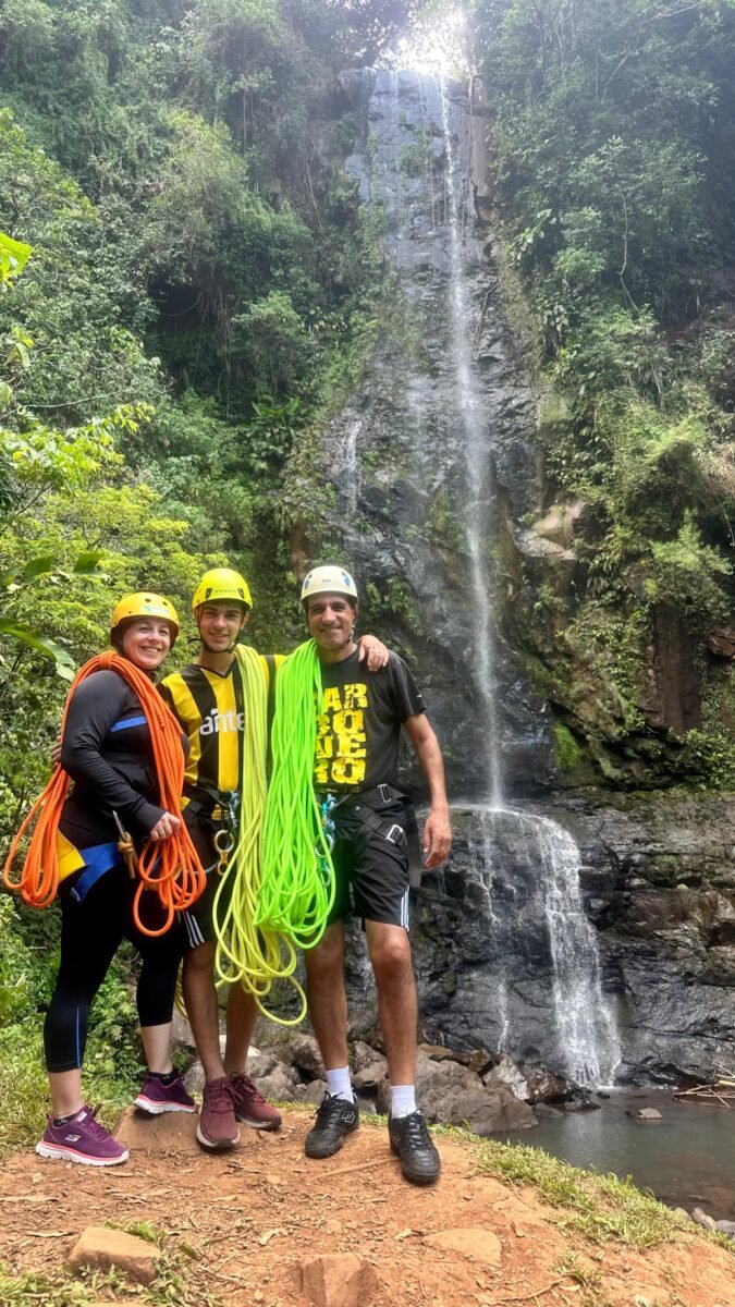 Rapel na Cachoeira Magia das Águas: aventura em meio à natureza!